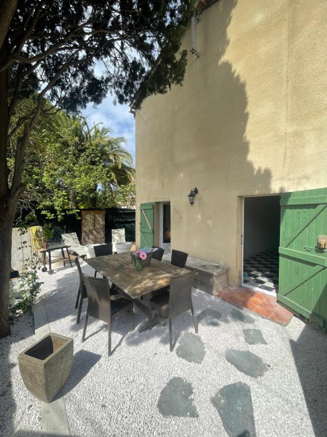 Appartement Plein Centre Avec Jardin 쎙뜨호뻬 외부 사진