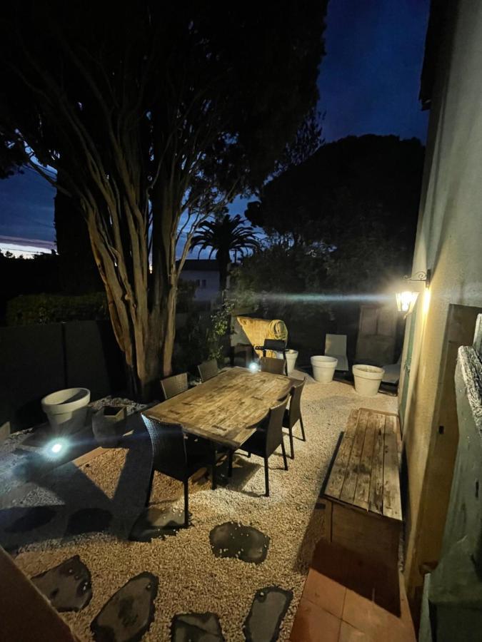 Appartement Plein Centre Avec Jardin 쎙뜨호뻬 외부 사진