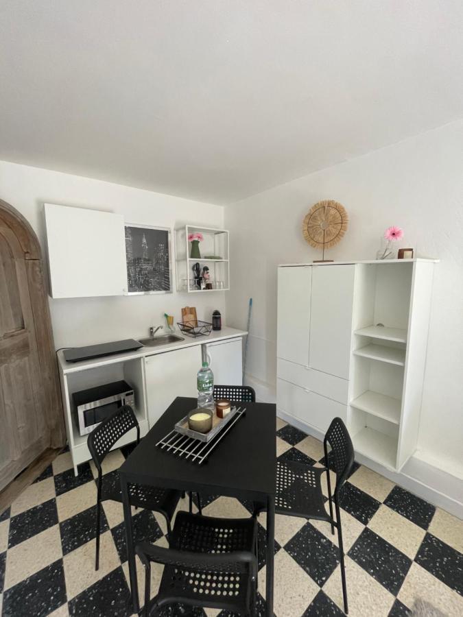 Appartement Plein Centre Avec Jardin 쎙뜨호뻬 외부 사진