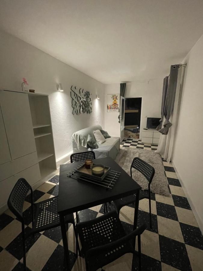 Appartement Plein Centre Avec Jardin 쎙뜨호뻬 외부 사진